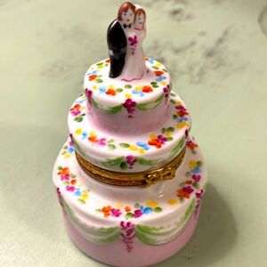 Limoges Wedding Cake box limited edition 132 of 500. Grey foam can be removed